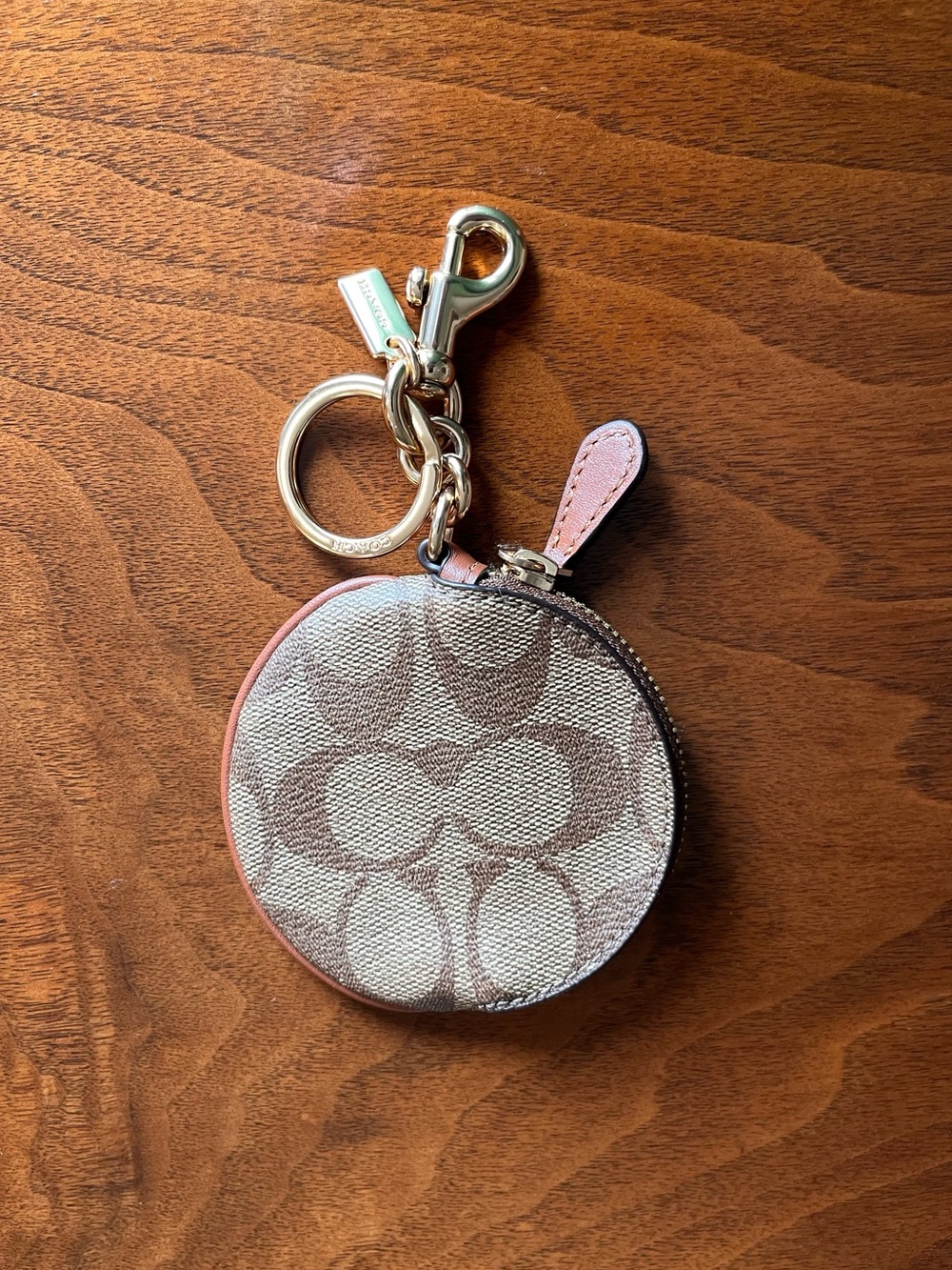 Coach Khaki/Tan Signature Circle Pouch w/ gold carabiner clip & key! Gift! - Picture 5 of 8